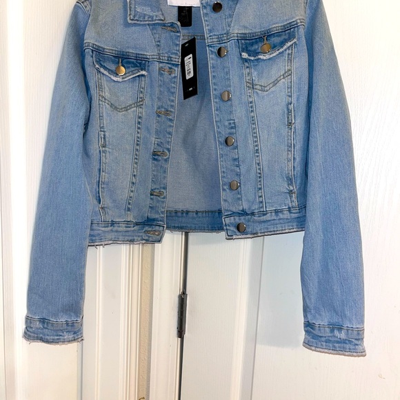 Fashion Nova - So Basic Denim Jacket Light Wash - Picture 3 of 6
